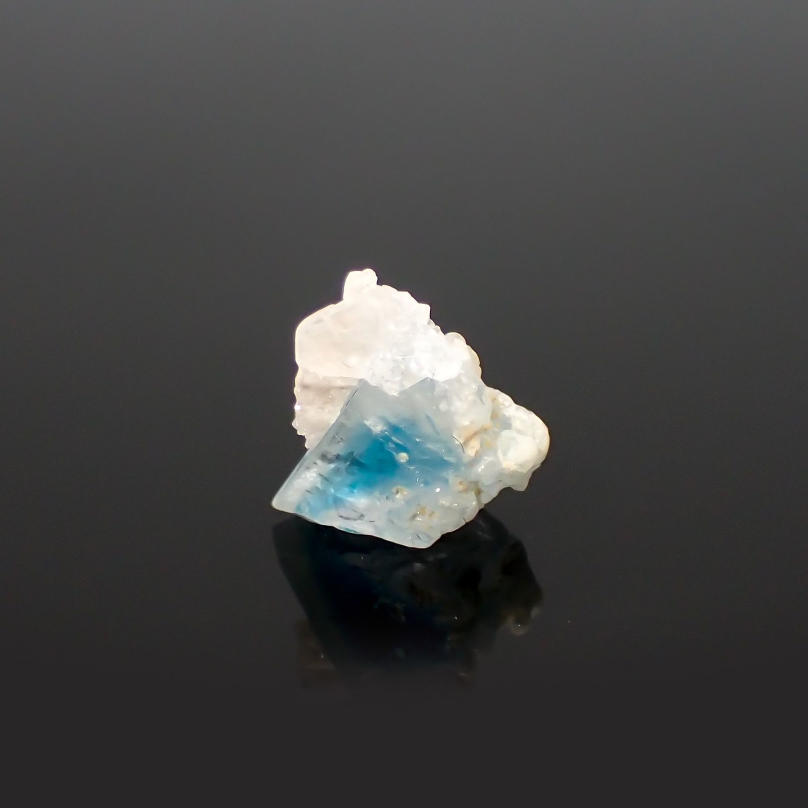 ユークレース 原石 ブラジル産 2.38ct[220515763]9.4x8.2mm前後 | TOP