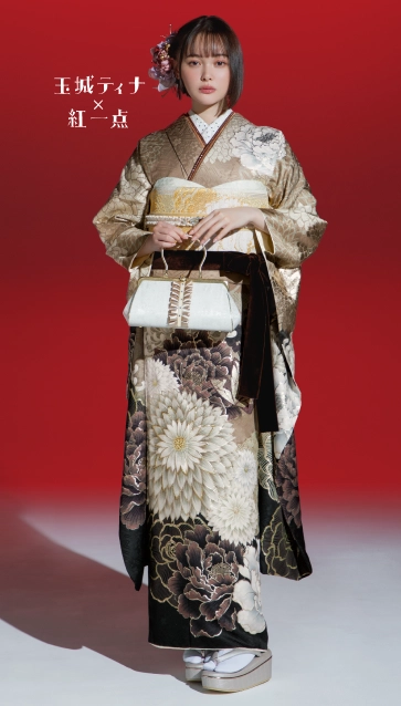 玉城ティナ × 紅一点の振袖-ベージュ|成人記念の新作振袖ご紹介