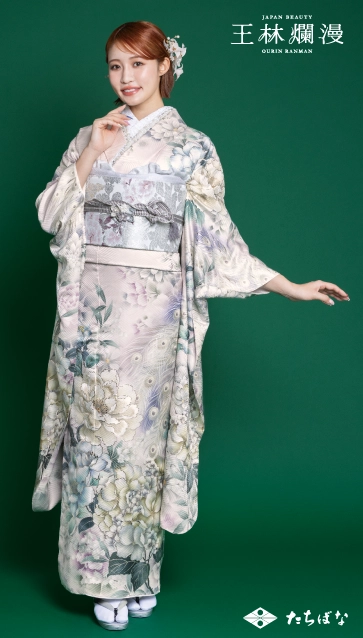 松本恵莉紗ちゃん”着用の振袖-白｜成人記念の新作振袖ご紹介 TR-612