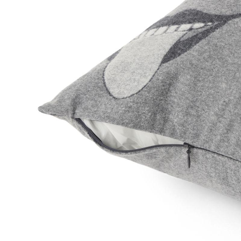 岡尾真虎 クッション HUNTER 岡尾真虎 クッション HUNTER 居酒屋え