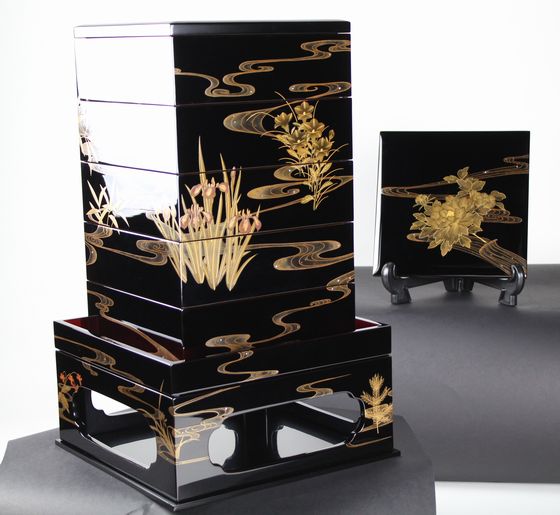 五段重箱 四季草花蒔絵 3,300,000円（税込） | 輪島塗の塗師屋 輪島