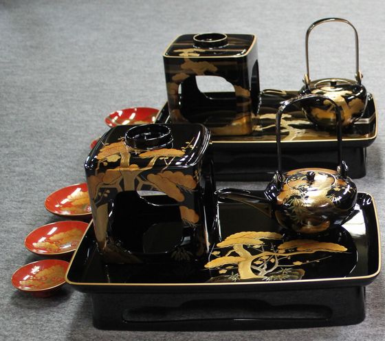 古い木製漆器 鶴図 金蒔絵 朱塗三ッ盃 盃台 天然木 日の出 杯 【 高