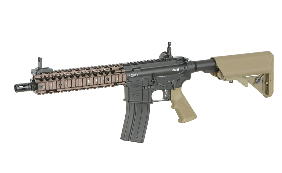強リコイルDANIEL DEFENSE MK18 Acog他おまけ多数付 強リコイルDANIEL