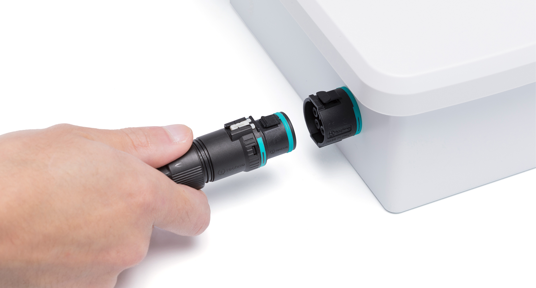 ワンタッチ接続式パネルマウント防水コネクタ THB389Eシリーズ | 製品