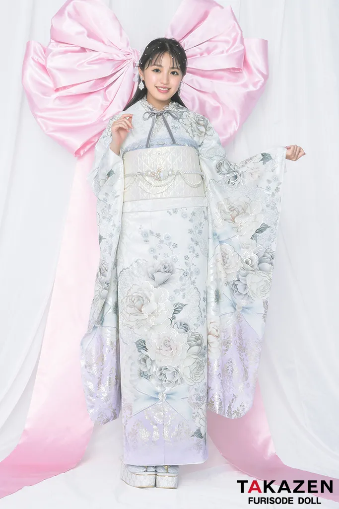 ヘップバーンローズ ピンク 薔薇付き 立体花 かわいい エレガント 人と