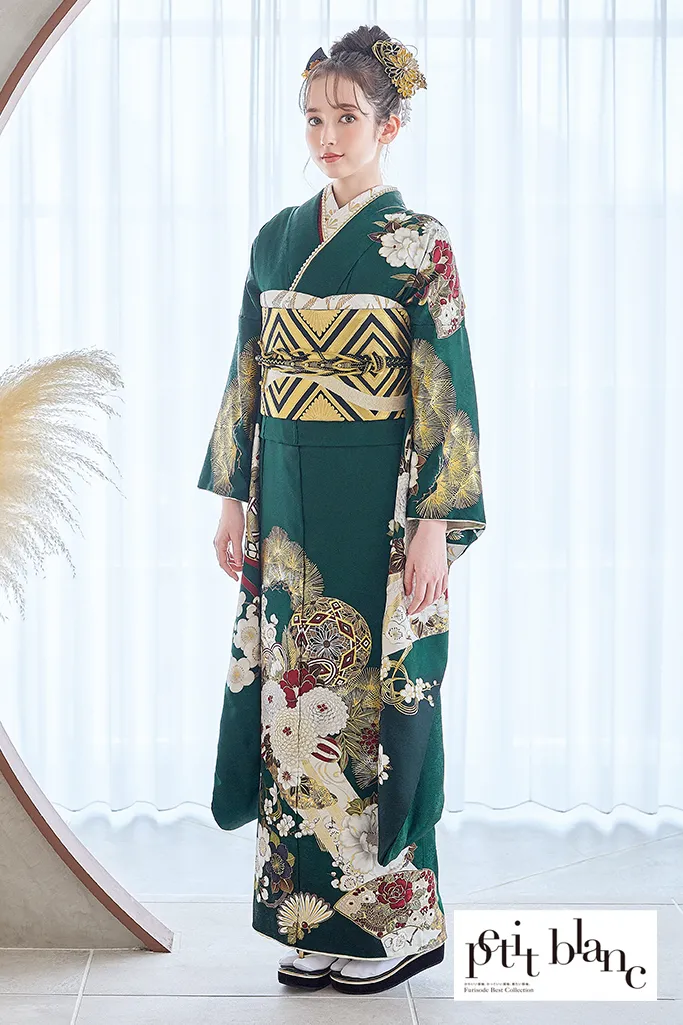 アリエル 振袖 成人式 グレー系花柄振袖 成人式はグレー系振袖で大人