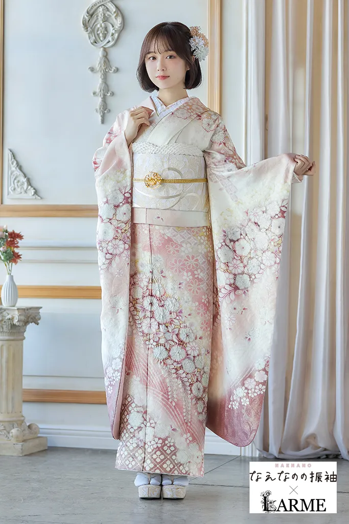 白地にピンクの上品な古典振袖フルセット 白地にピンクの上品な古典