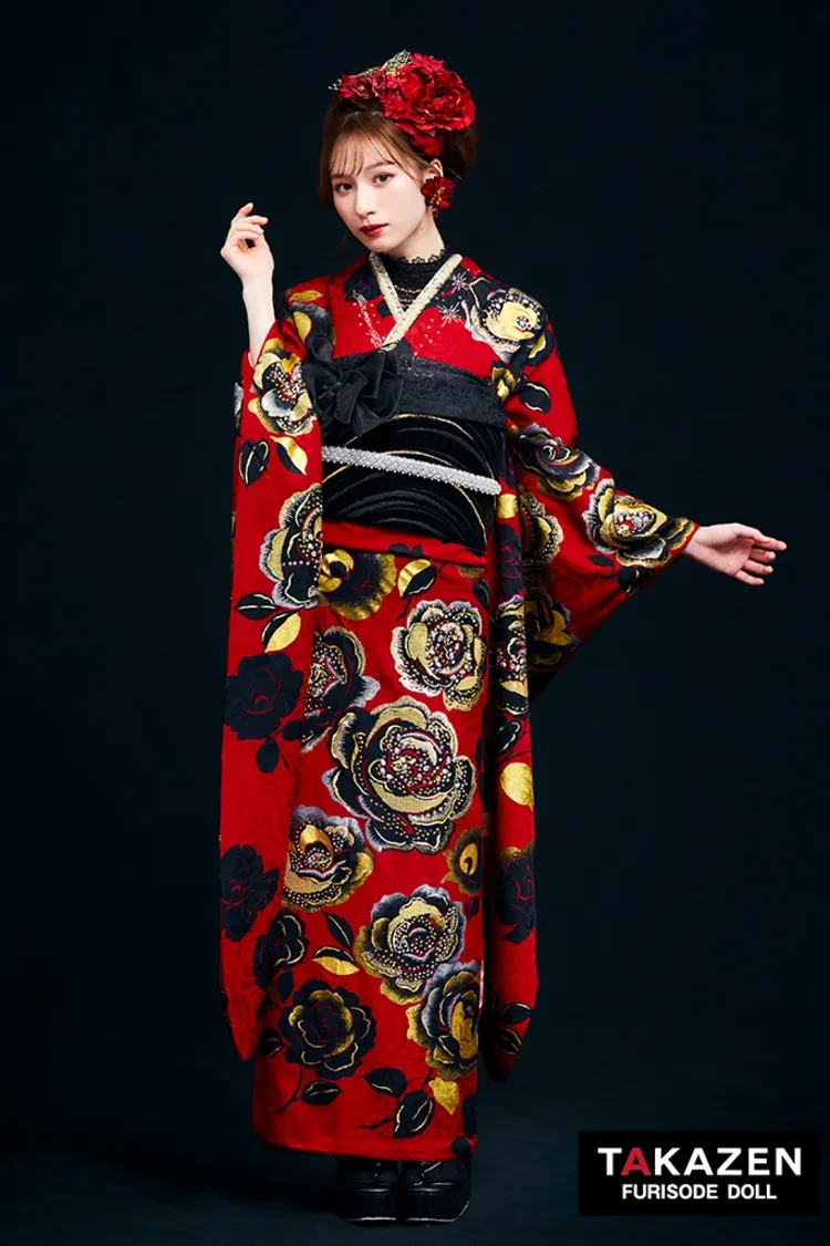 赤色の振袖｜成⼈式の振袖レンタルならTAKAZEN、世界⼀かわいいハタチ