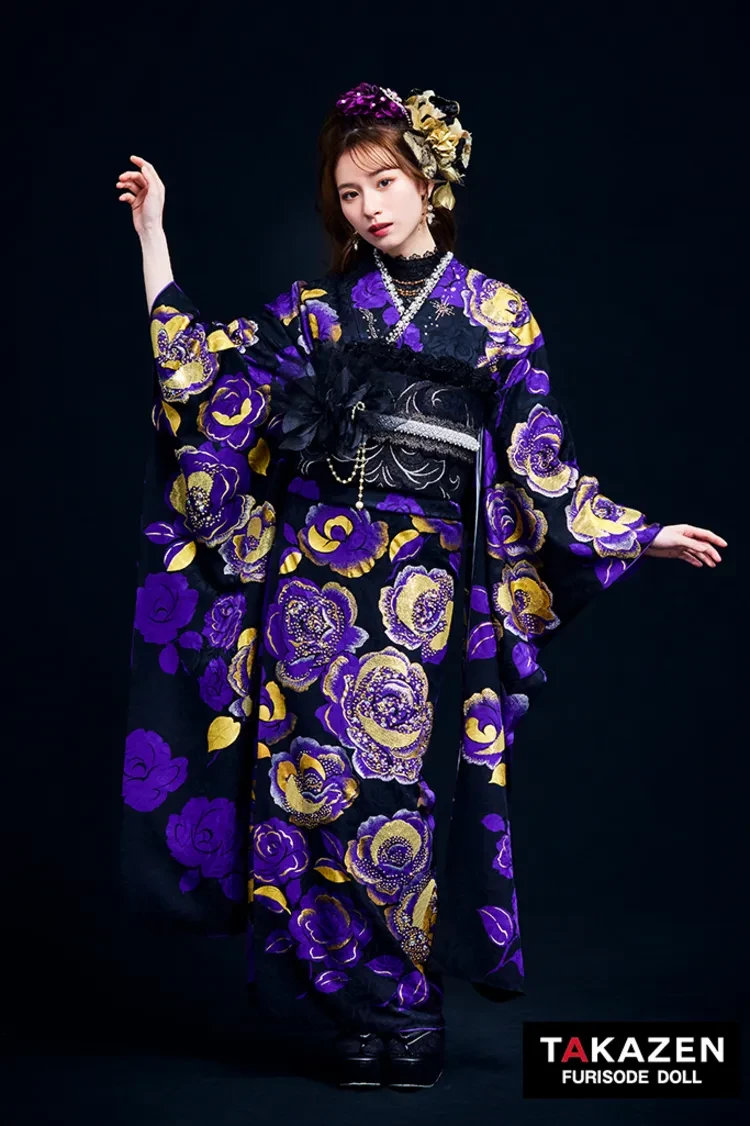紫色の振袖｜成⼈式の振袖レンタルならTAKAZEN、世界⼀かわいいハタチ