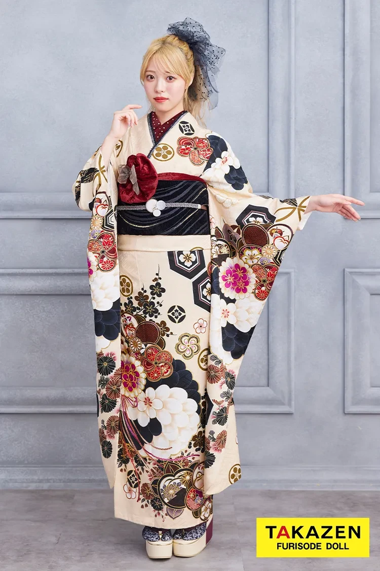 振袖レンタルの相場はいくら？安い振袖から高級振袖まで価格帯別に解説