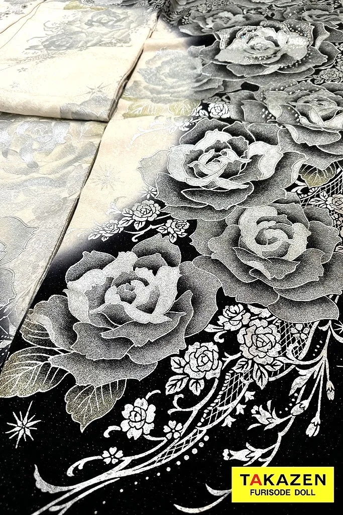 モード系 黒/シルバー(銀色) バラ柄 一番人気 派手 ギャル振袖 目立つ