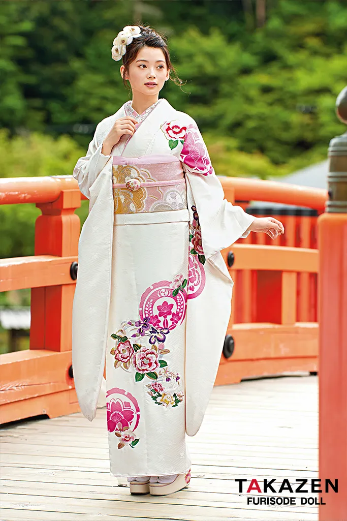 6ページ目｜白色の振袖｜成⼈式の振袖レンタルならTAKAZEN、世界