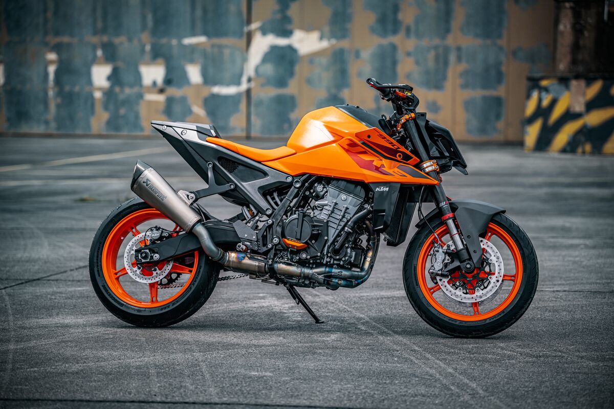 KTM・DUKEを買うなら、今でしょ！ 純正カスタムパーツが『最初から付い