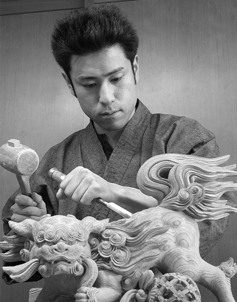 谷口彫刻 | 伝統工芸士がつくる金婚式プレゼント用の木彫り商品