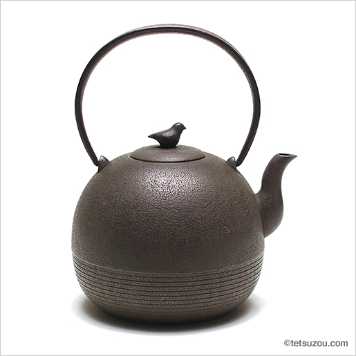 丸型鉄瓶とりっこ摘み | 南部鉄瓶の販売 鉄蔵.com