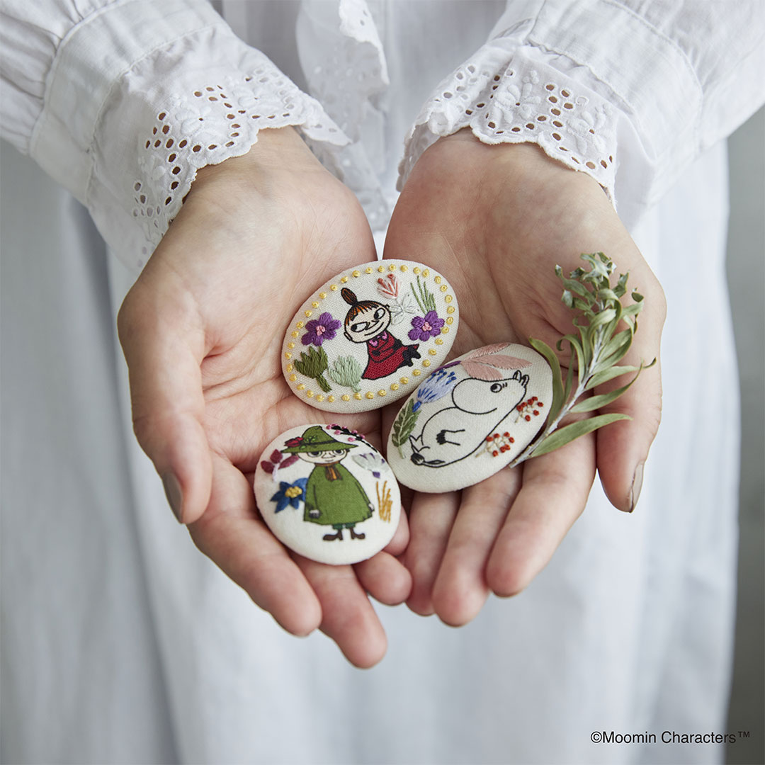 ムーミン ブローチ ストーン付き2個セット