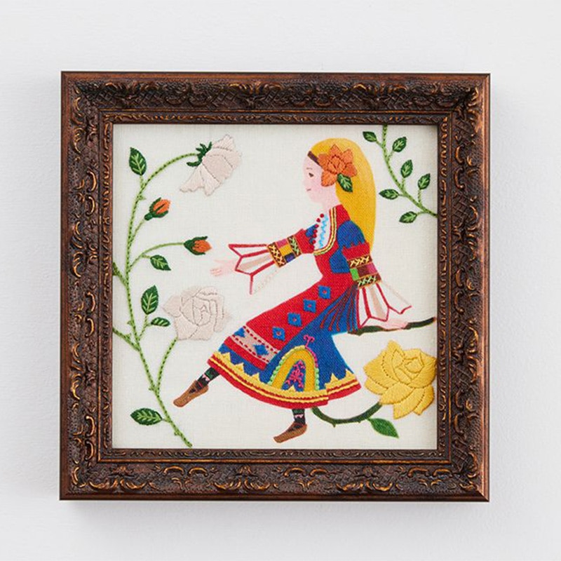 柏木リエさん×bitteさん 民族衣装の刺繍フレーム「ブルガリア