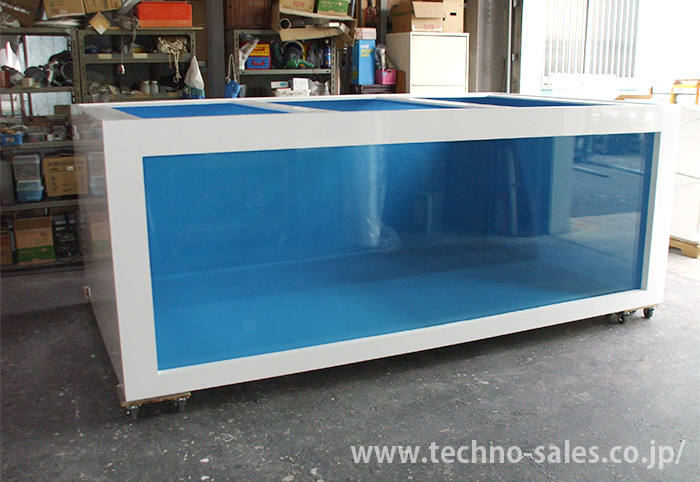 窓付き大型水槽の製作・設置事例｜テクノ販売株式会社