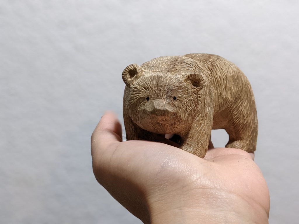 てならい365日】つくり手と繋がる：熊を彫る - てならい堂