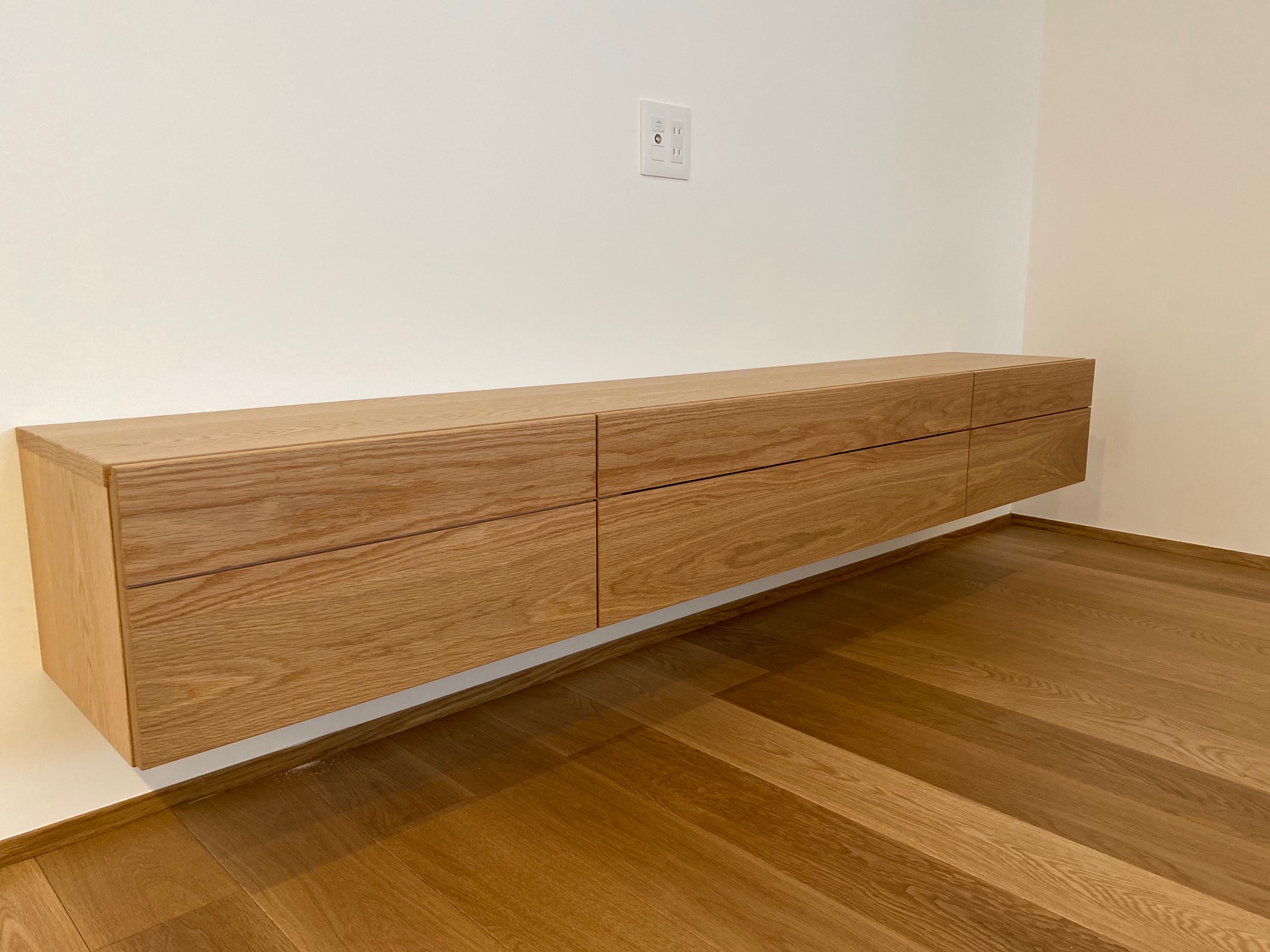 シンプルな木のTVボード｜FUCHU TENJIKAN｜広島県福山市の家具専門店