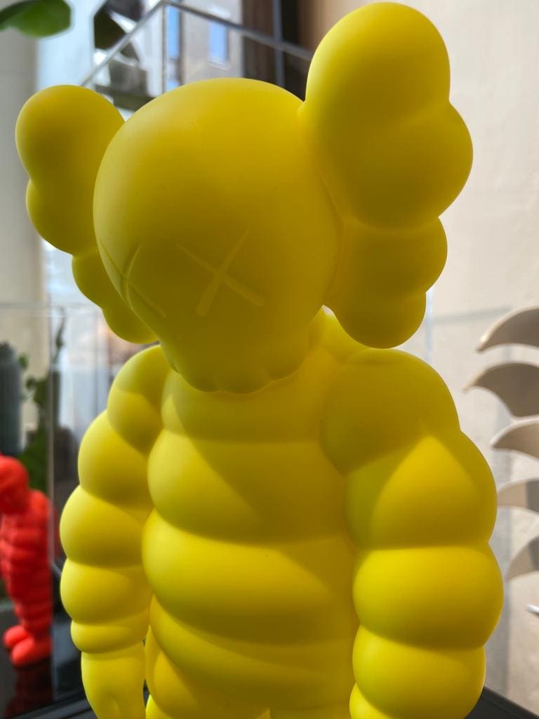 その他 KAWS WHAT PARTY YELLOW What Party (yellow on blue) Signed