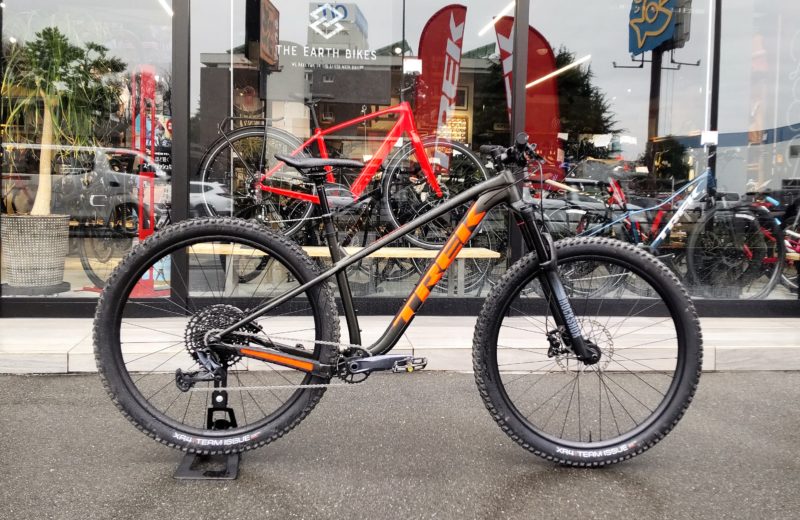 初めてのマウンテンバイクは Roscoe 8 で行きます！ （by スタッフ竹内