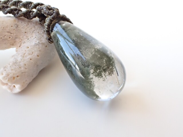 CA0087 ガネーシュヒマール産 ヒマラヤ水晶／クローライト ペンダント