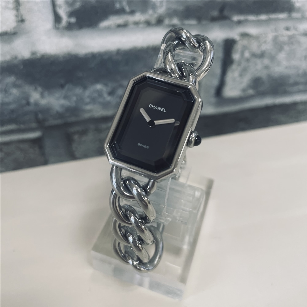 ジューシークチュール 腕時計 鍵型のブラックレザー 二重巻き 姫