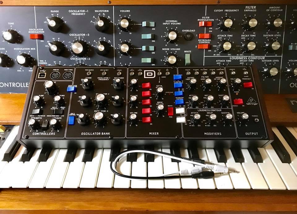 鍵盤楽器 Behringer Model D mini moog clone 鍵盤楽器 Behringer