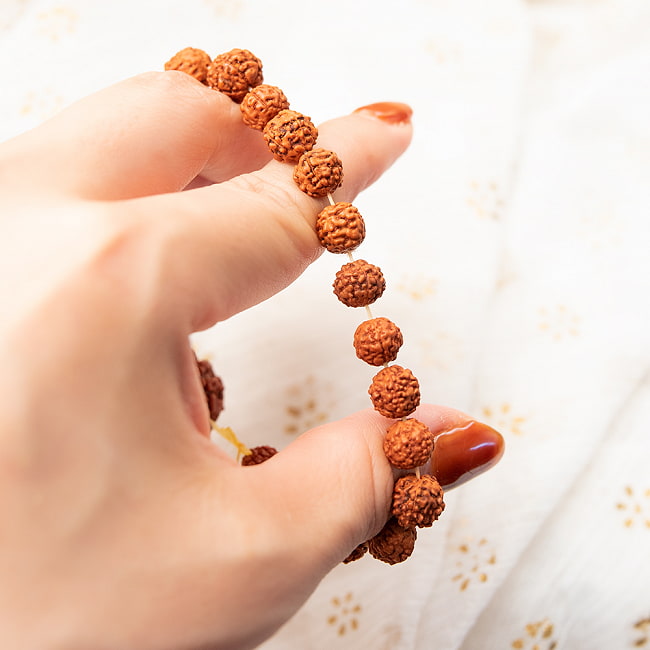 インドの数珠ブレスレット - ルドラクシャ アクセントタイプ の通販
