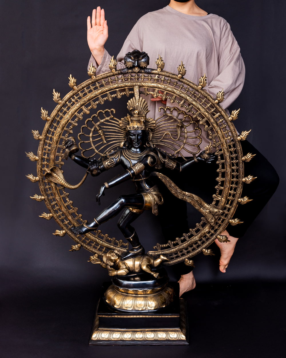 ダッタトレーヤ（ヴィシュヌ・シヴァ・ブラフマー）像 金属製 4cm