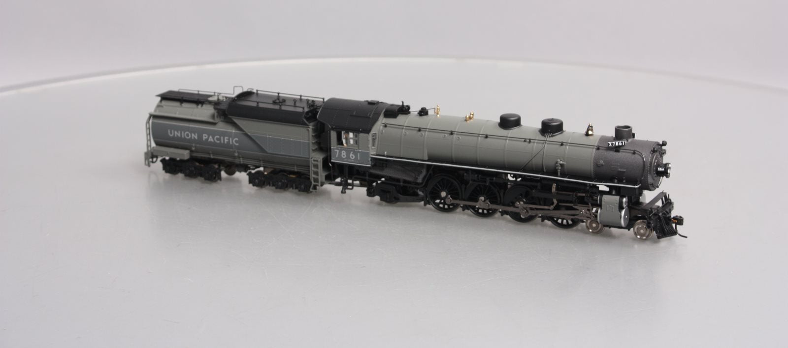 Broadway Limited 2205 HO UP Class MT-73 4-8-2 & Oil Tender w/DCC