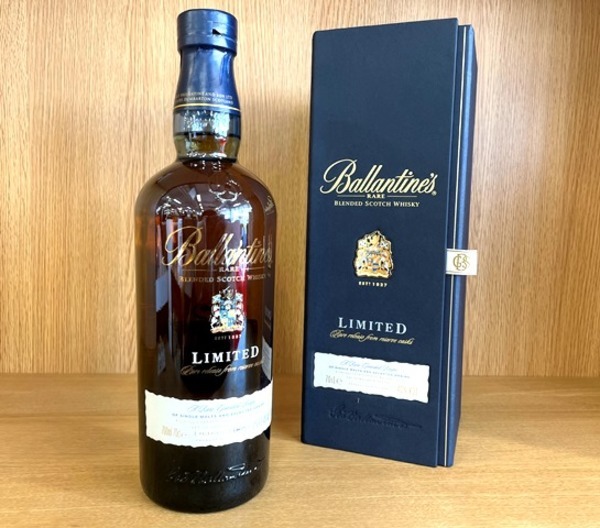 数量限定発売されたスコッチウイスキー、バランタインリミテッドが入荷
