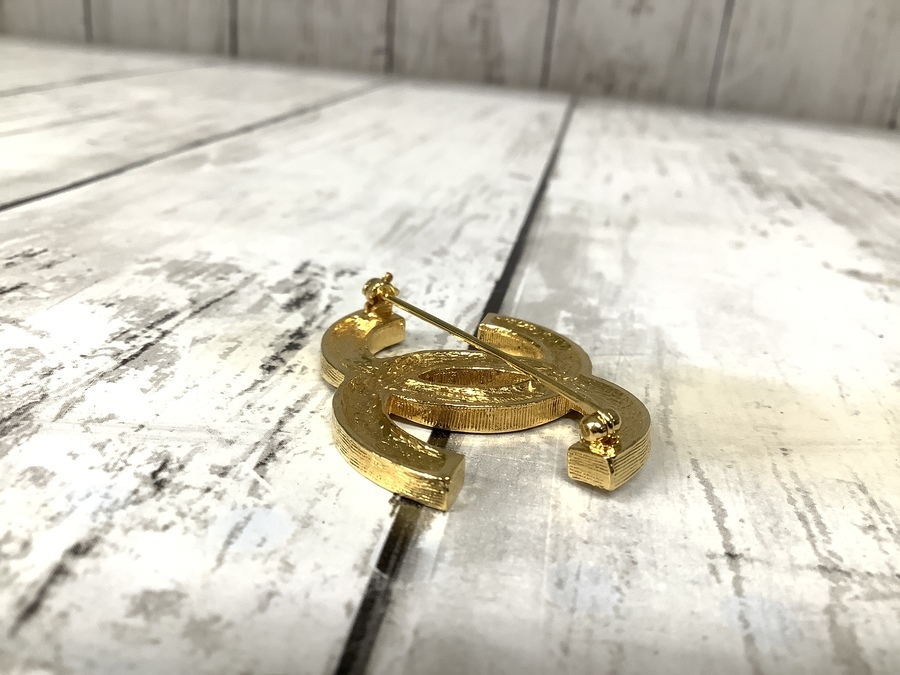 CHANEL（シャネル）ヴィンテージココマークブローチが買取入荷致しまし