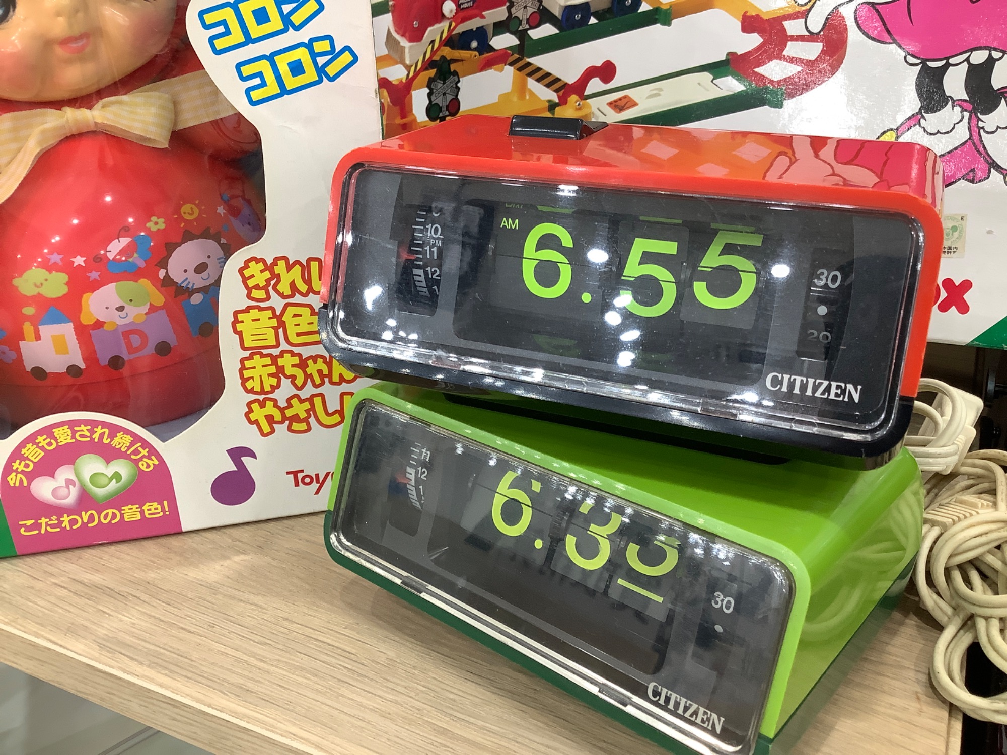 シチズン(CITIZEN) 昭和レトロ(パタパタ時計)8RD104赤色