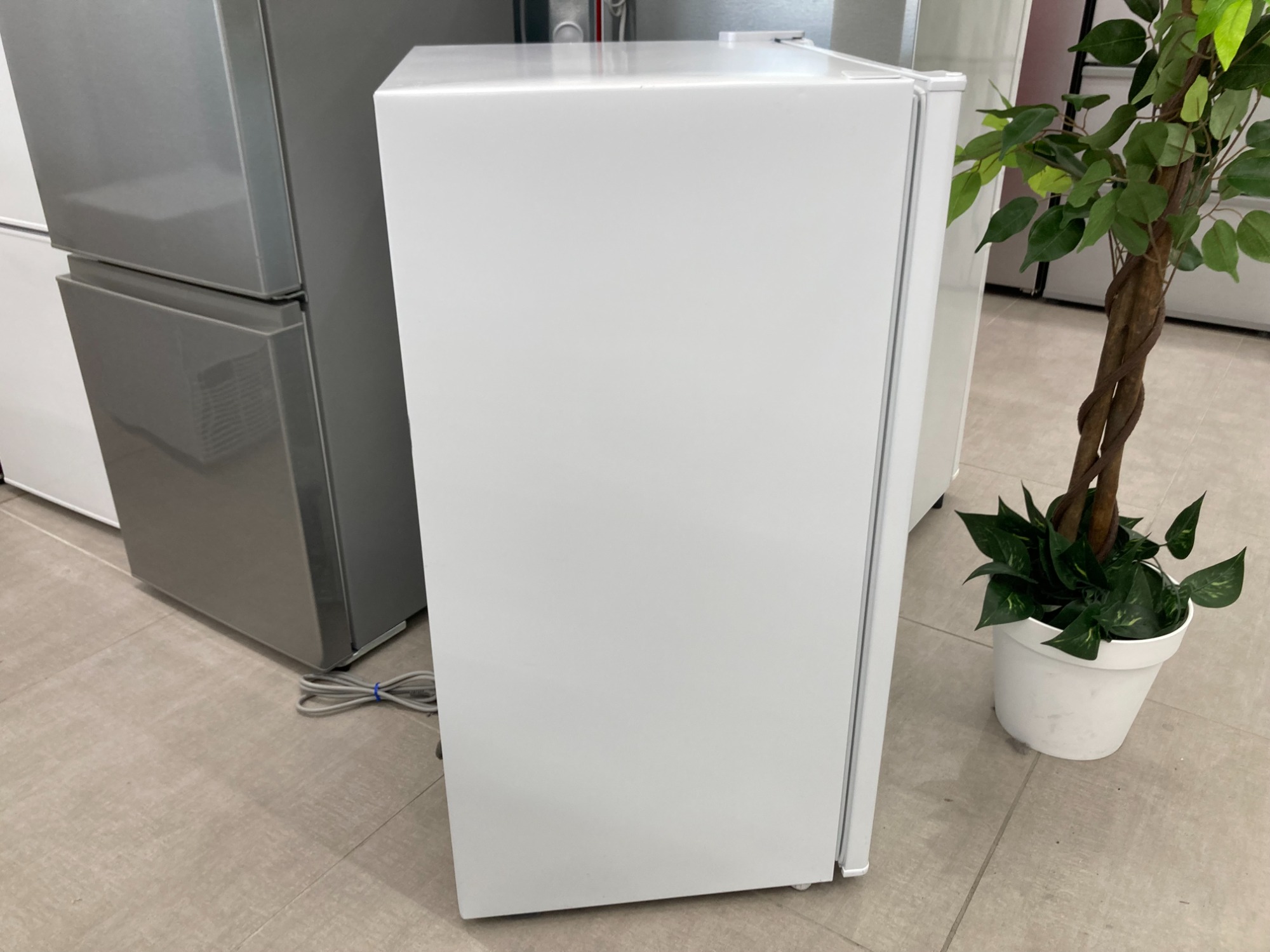 安心の6ヶ月保証付き！ Haier2ドア冷蔵庫2022年製85L/25L【トレファク