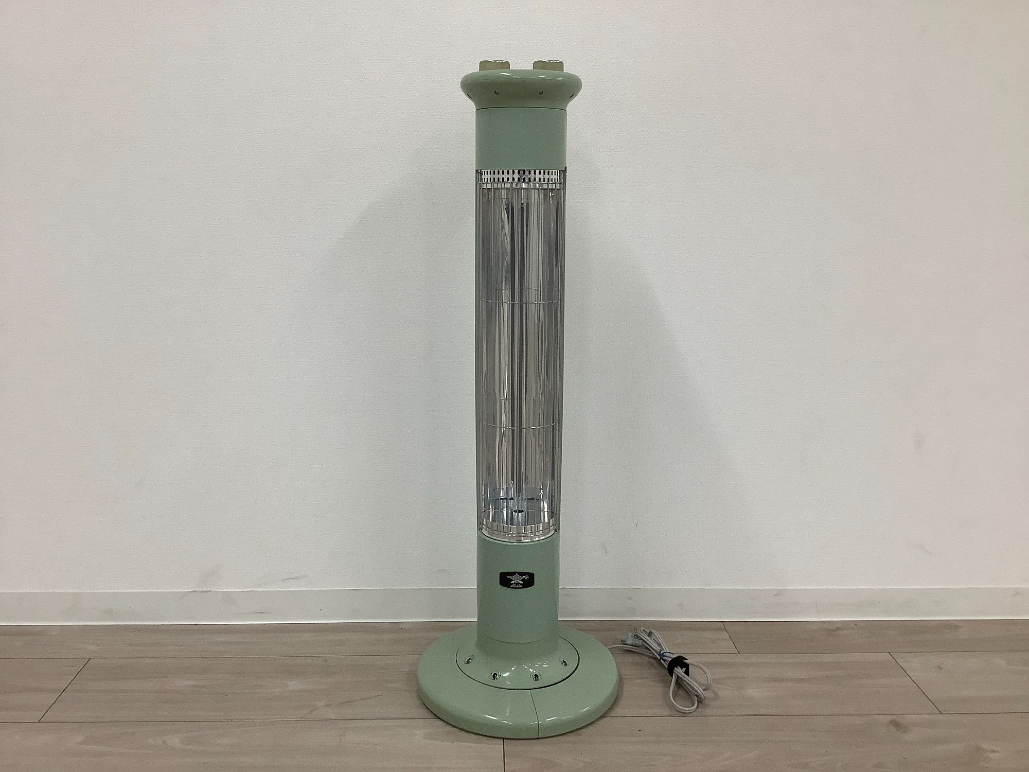 Aladdin (アラジン) 遠赤グラファイトヒーター CAH-1G9B 2021年製 900W