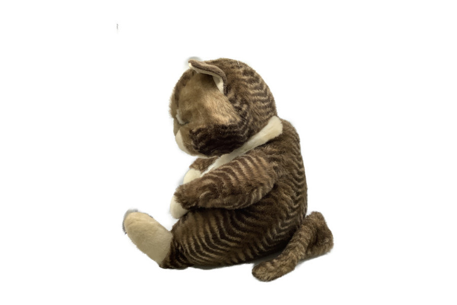 貴重なタグ付きのオリエンタルトーイ社のジョリーマンマ眠り猫が入荷