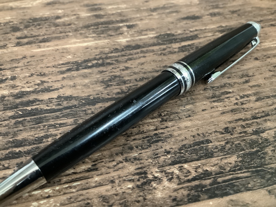 ダイヤモンドのついたMONTBLANC【モンブラン】のボールペンが入荷しま