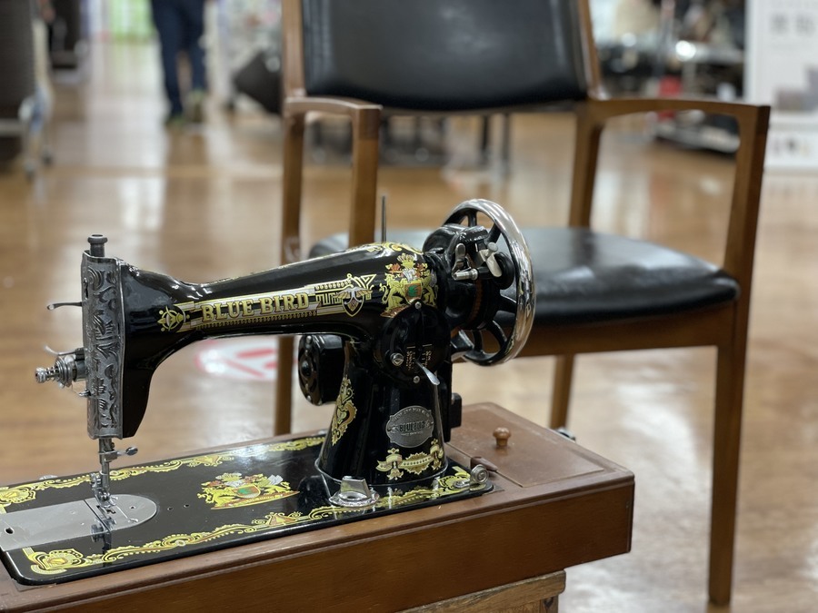 アンティーク風の現役ミシン！アックスヤマザキのミシンが入荷しました