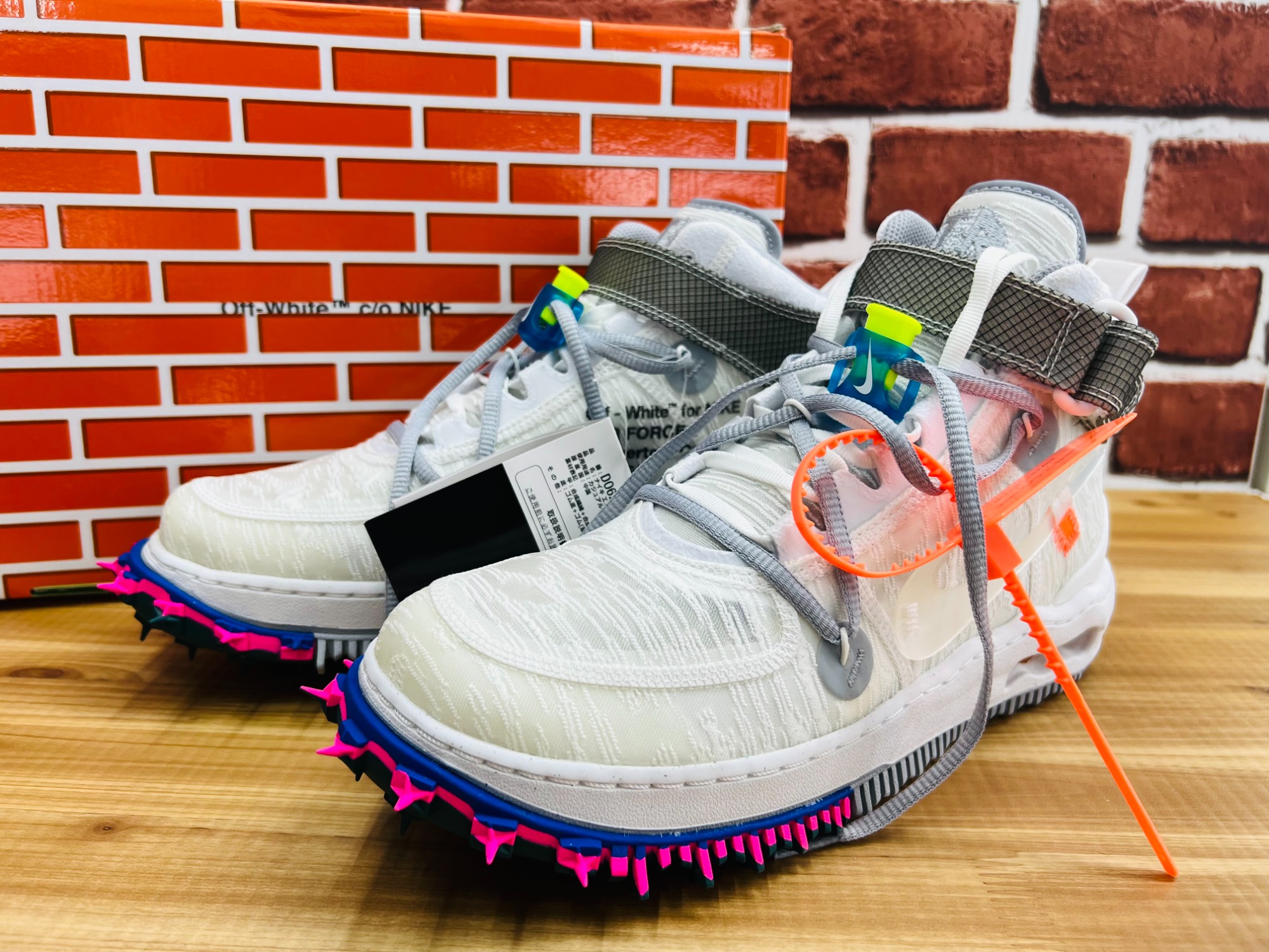 NIKE（ナイキ）×OFFWHITE（オフホワイト）のスニーカーが入荷しました