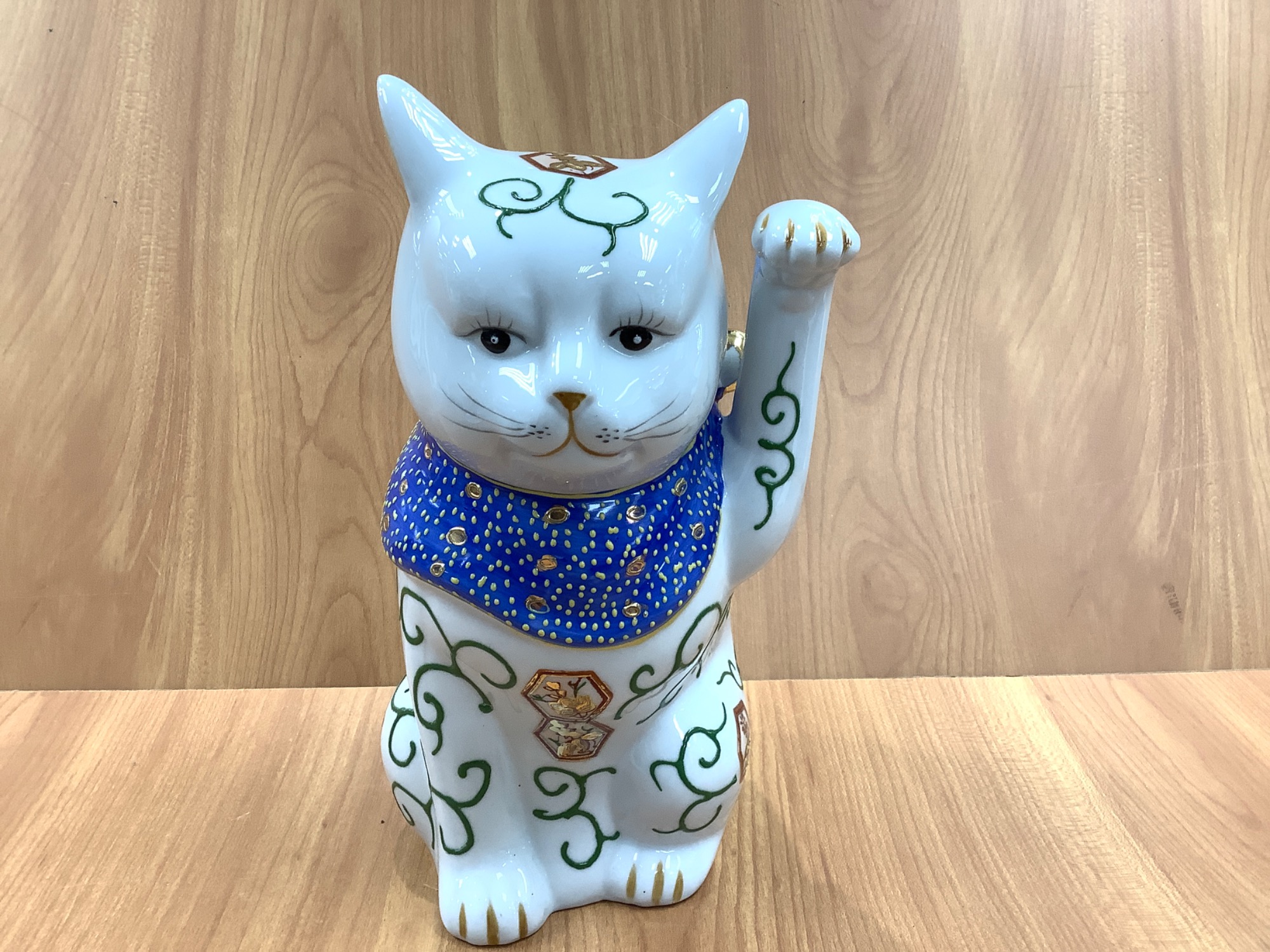 大型 古伊万里 金彩 色絵 猫 置物 陶器製 縁起物 アンティーク 大型 古