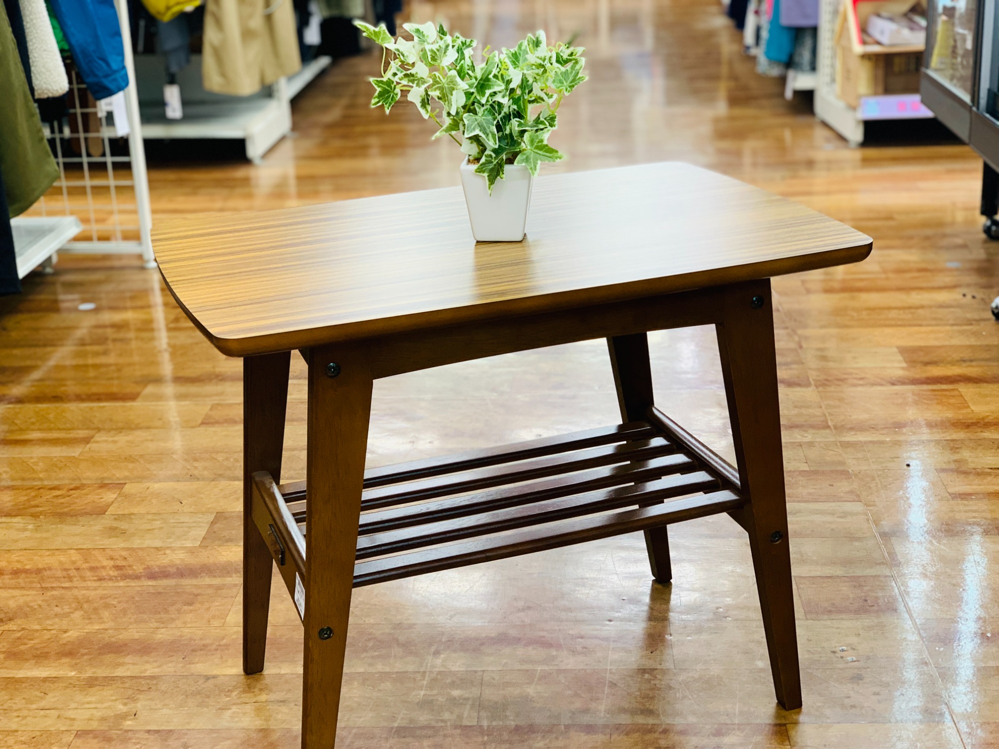 美品 アウトレット カリモク60 リビングテーブル小 ウォールナット