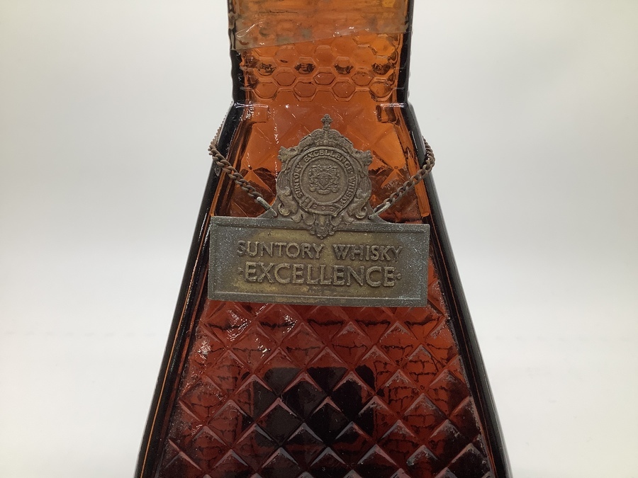乾燥塔(キルン)型ボトルのサントリーウイスキーが入荷しました