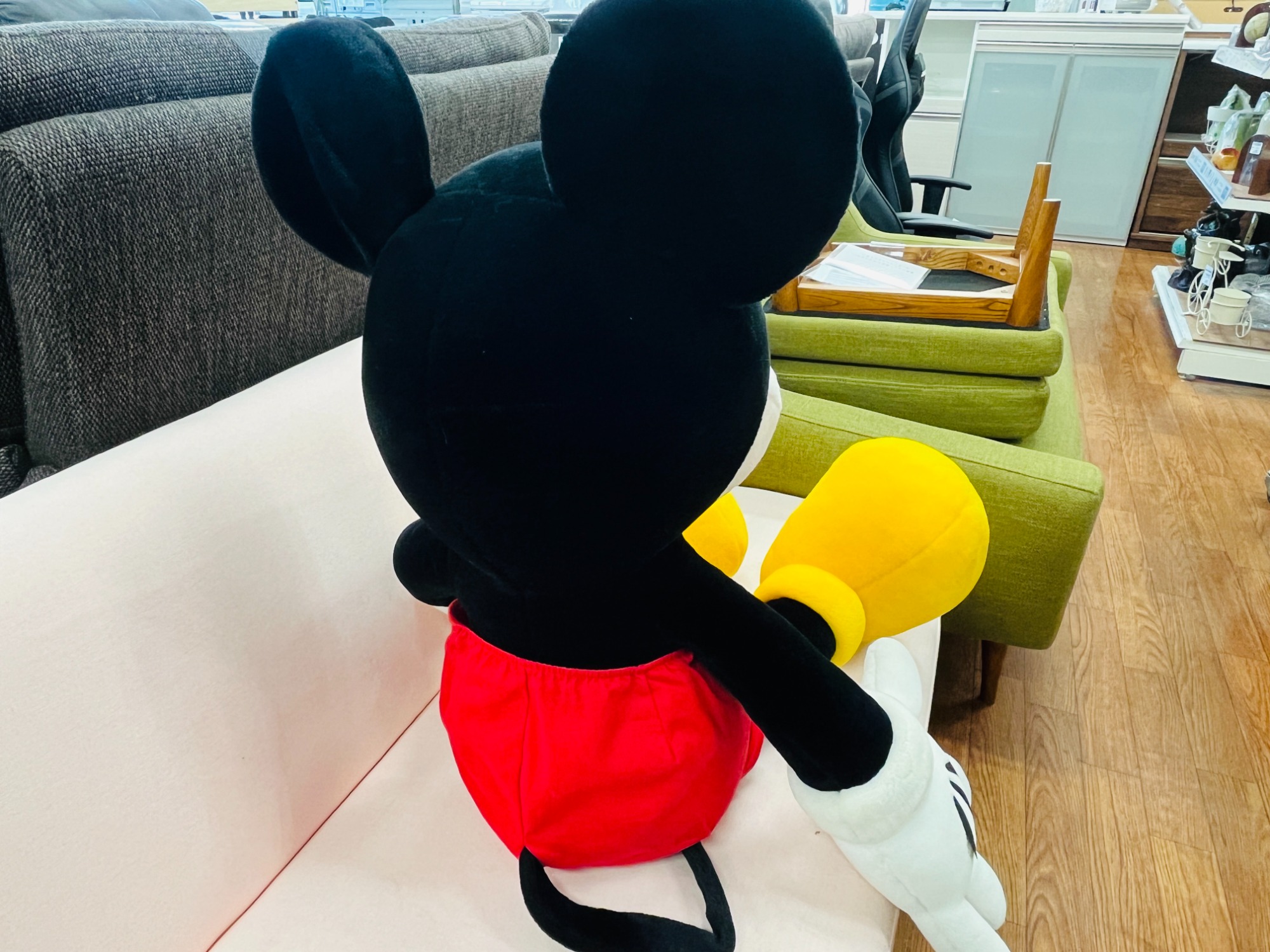 ほぼ等身大！？ミッキーマウスの大きなぬいぐるみが買取入荷しました