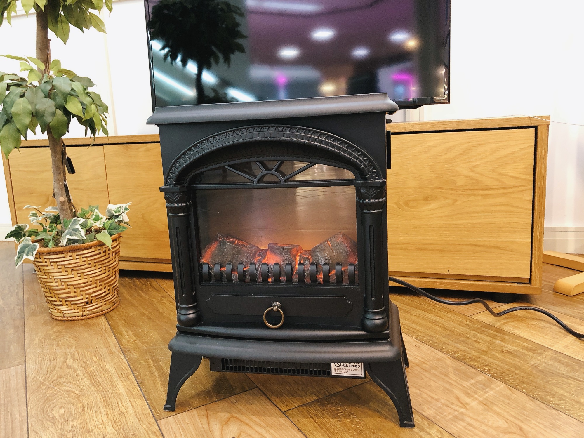 ☆ニトリ ワイド暖炉型ファンヒーター BLT-999B-3-BK 2018年製 ニトリ
