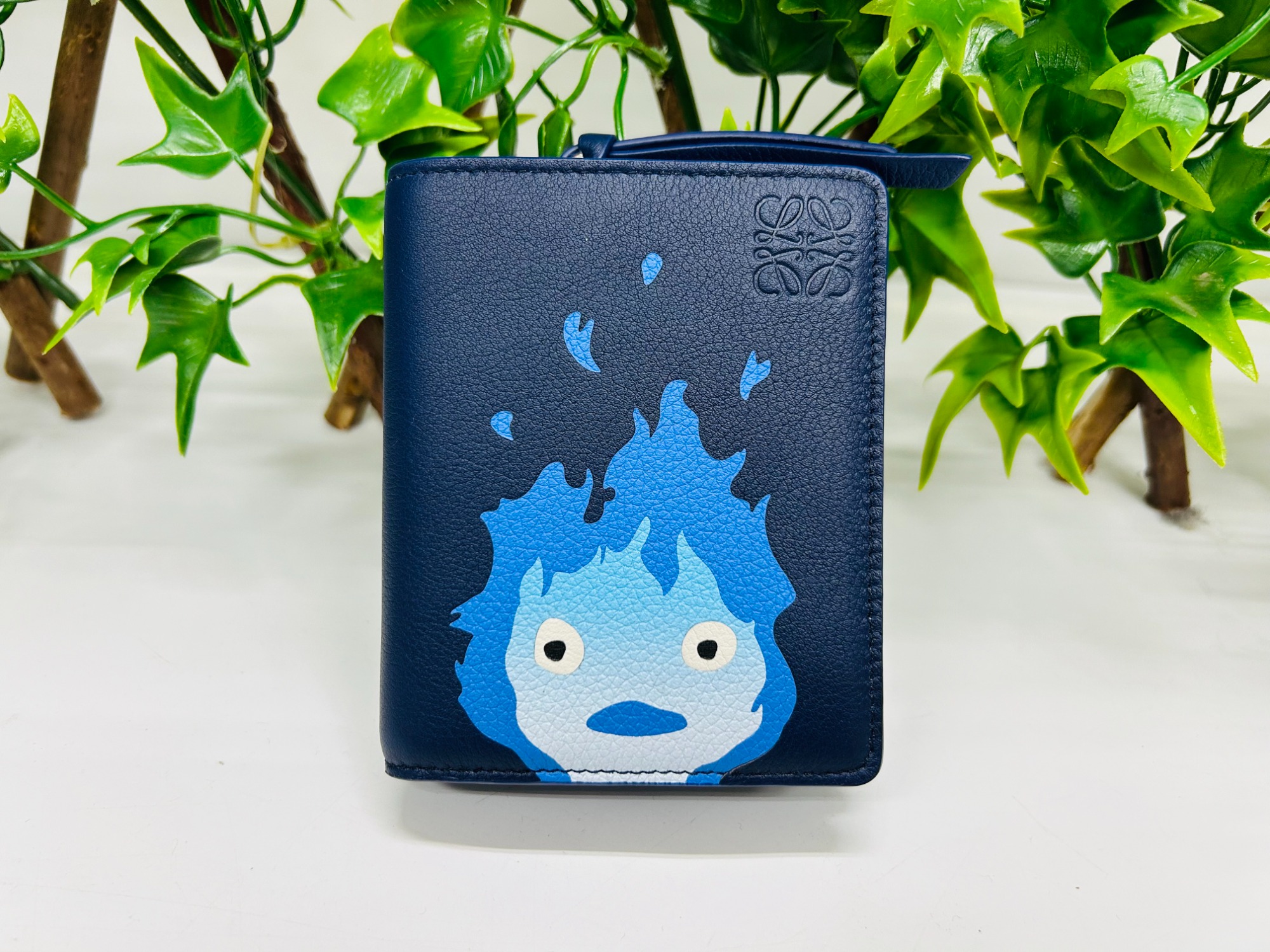 LOEWE（ロエベ）】ジブリ「ハウルの動く城」コンパクトウォレットのご