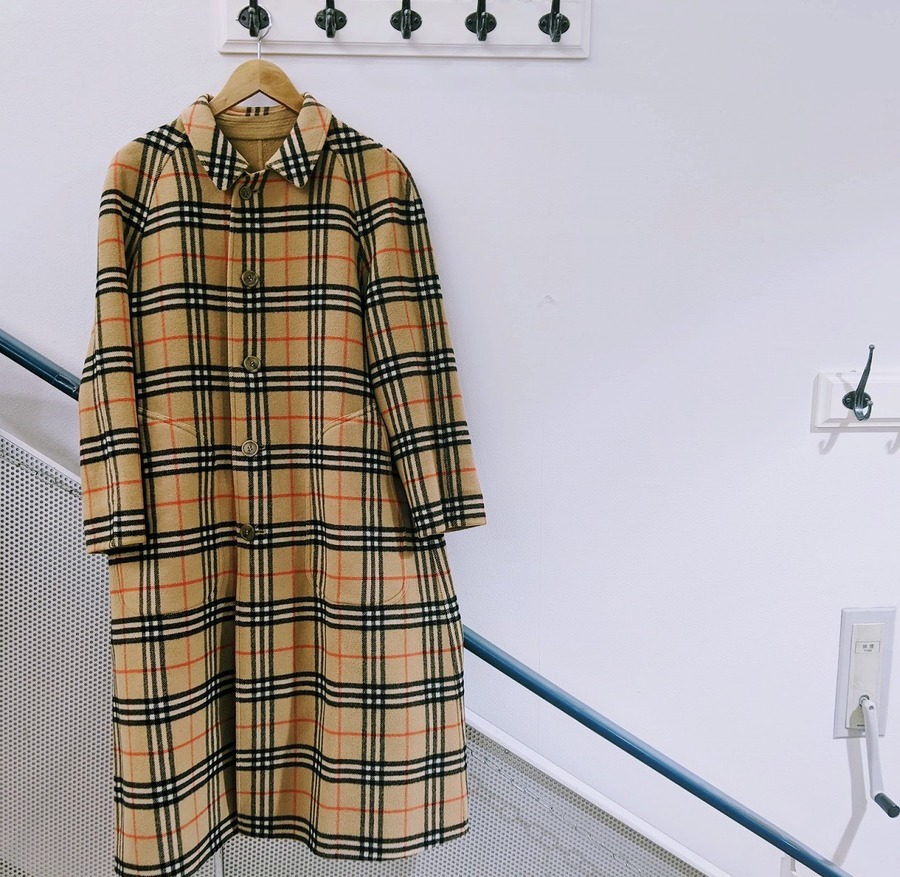 バーバリーのチェックのコート