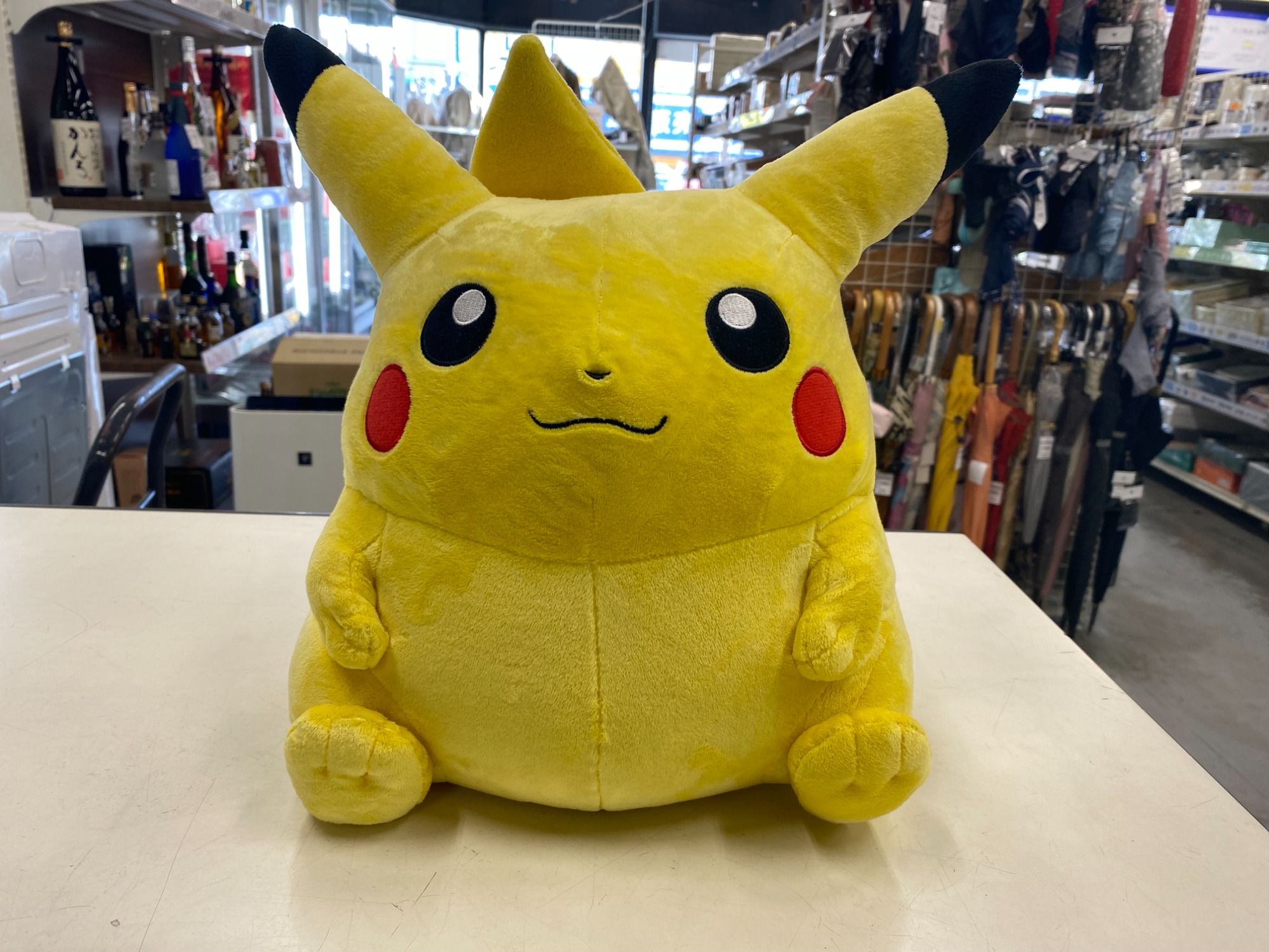 BEAMS 色違いのピカチュウ ぬいぐるみ ポケモン BEAMS×ポケモンの“色