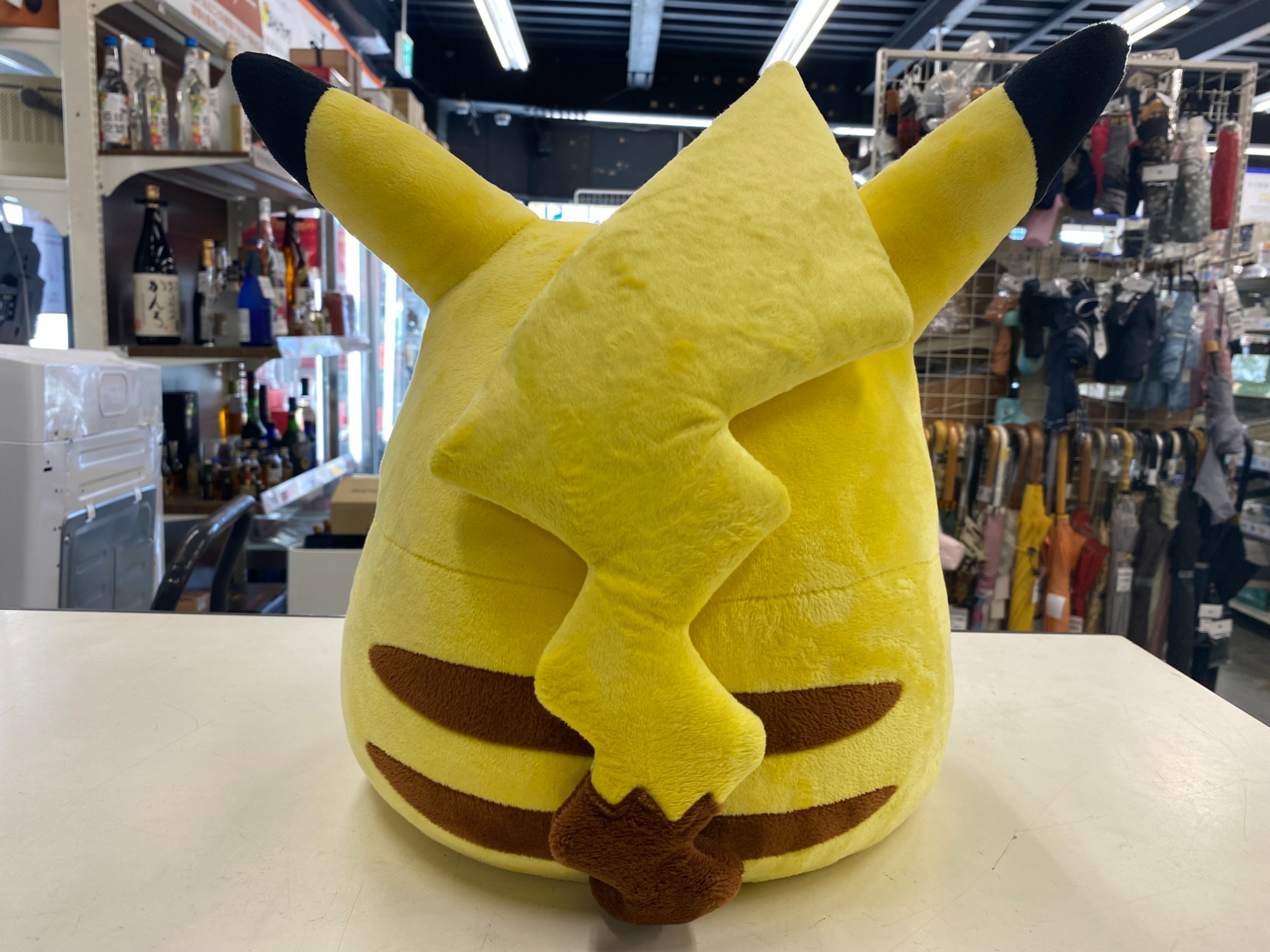 BEAMS×ポケモンピカチュウ 等身大ぬいぐるみ